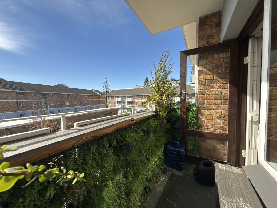 2 Bedroom Property for Sale in Claremont Western Cape